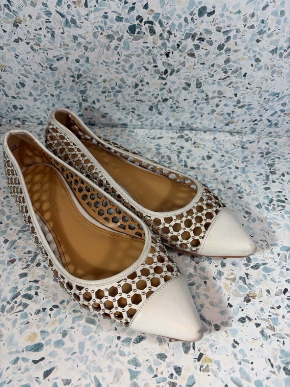 Enzo Angiolini Arabella Studded Cutout Flats White Leather Pointed Toe Size 8.5 - Picture 2 of 5